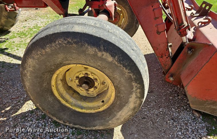 image for item MB9928 1968 International Harvester Farmall 656  tractor
