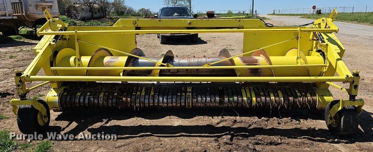 image for item MB9965 John Deere 640B  pickup head