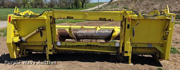 image for item MB9965 John Deere 640B  pickup head