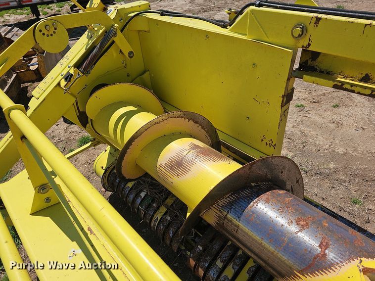 image for item MB9965 John Deere 640B  pickup head