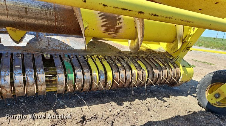 image for item MB9965 John Deere 640B  pickup head