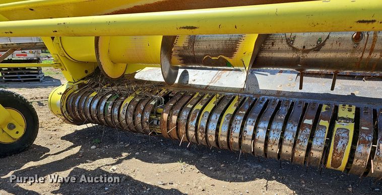 image for item MB9965 John Deere 640B  pickup head