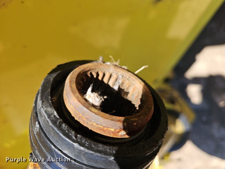 image for item MB9965 John Deere 640B  pickup head