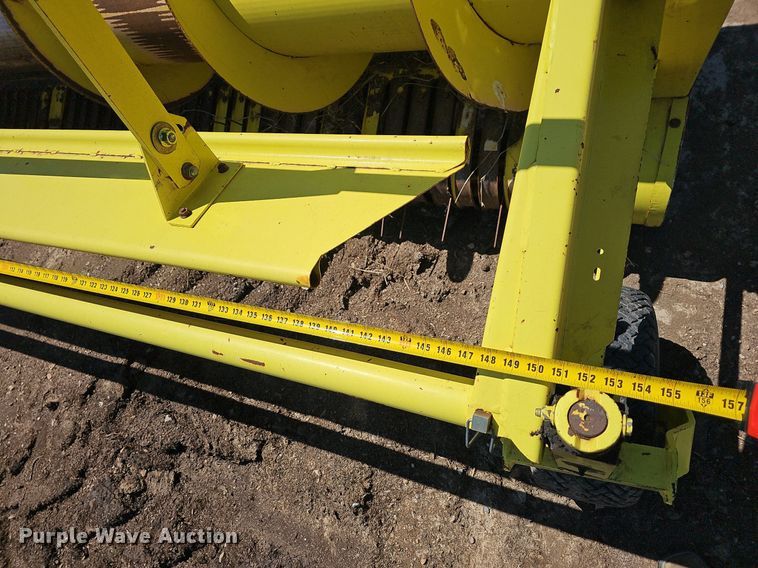 image for item MB9965 John Deere 640B  pickup head