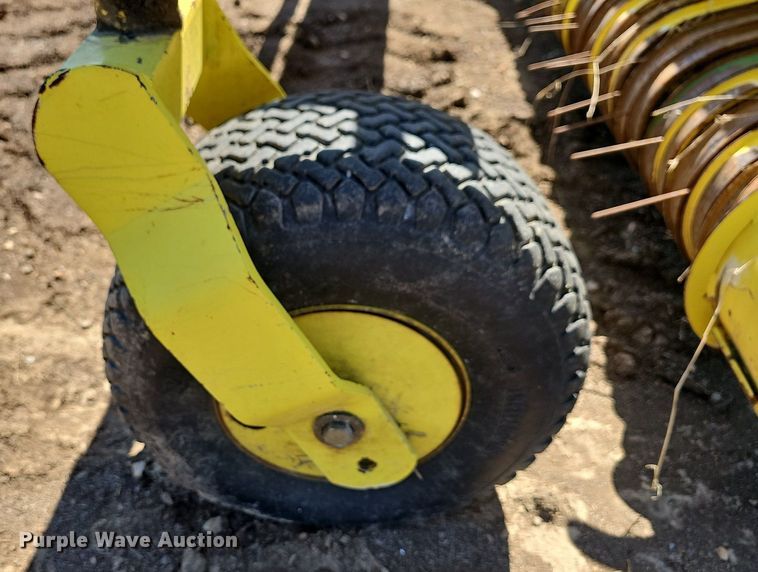 image for item MB9965 John Deere 640B  pickup head