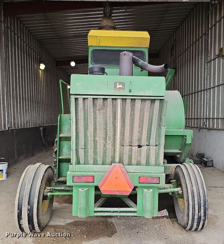 image for item MC9682 1995 John Deere 5400  bunk sweeper