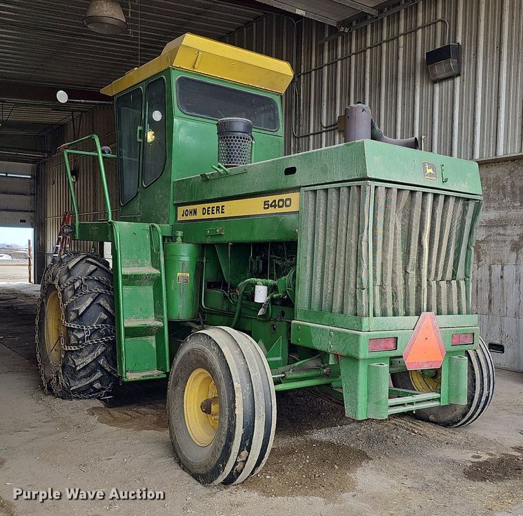 image for item MC9682 1995 John Deere 5400  bunk sweeper