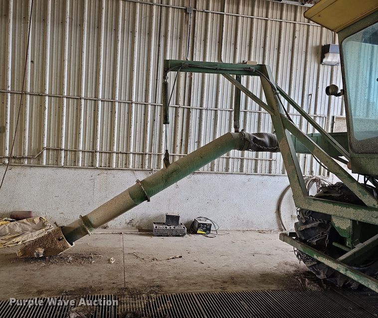 image for item MC9682 1995 John Deere 5400  bunk sweeper