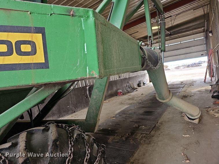image for item MC9682 1995 John Deere 5400  bunk sweeper