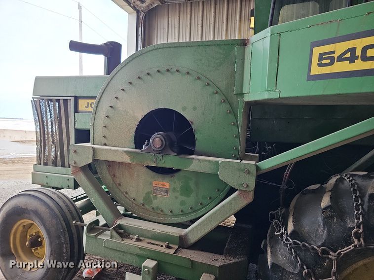 image for item MC9682 1995 John Deere 5400  bunk sweeper