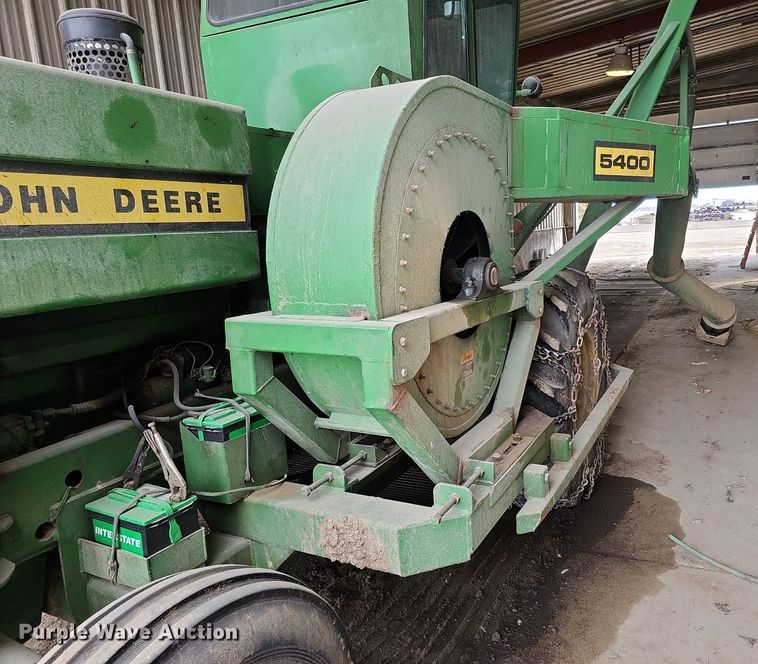 image for item MC9682 1995 John Deere 5400  bunk sweeper