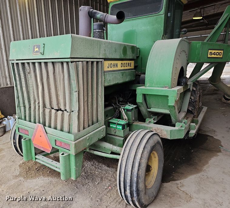 image for item MC9682 1995 John Deere 5400  bunk sweeper