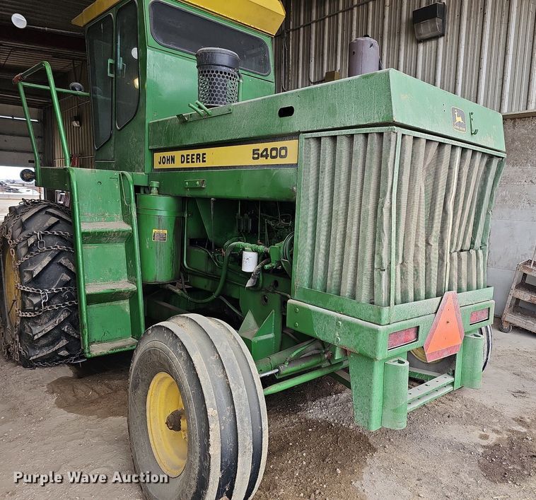image for item MC9682 1995 John Deere 5400  bunk sweeper