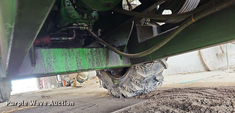 image for item MC9682 1995 John Deere 5400  bunk sweeper