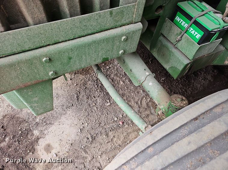 image for item MC9682 1995 John Deere 5400  bunk sweeper