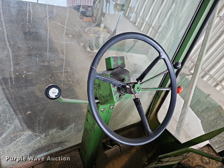 image for item MC9682 1995 John Deere 5400  bunk sweeper