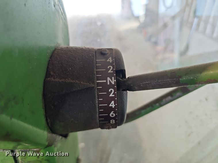 image for item MC9682 1995 John Deere 5400  bunk sweeper