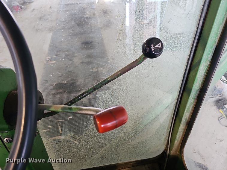 image for item MC9682 1995 John Deere 5400  bunk sweeper