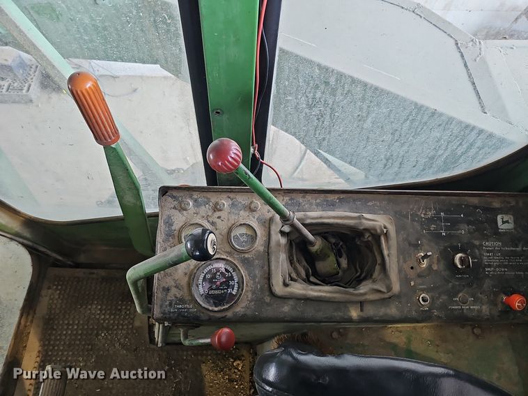 image for item MC9682 1995 John Deere 5400  bunk sweeper