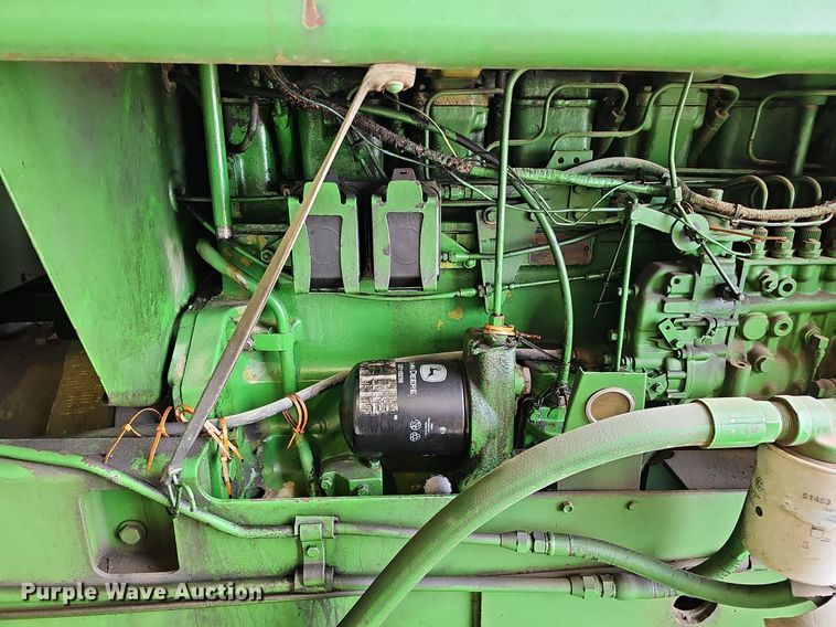 image for item MC9682 1995 John Deere 5400  bunk sweeper
