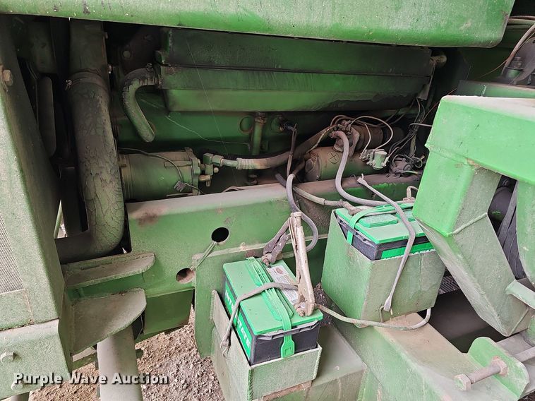 image for item MC9682 1995 John Deere 5400  bunk sweeper