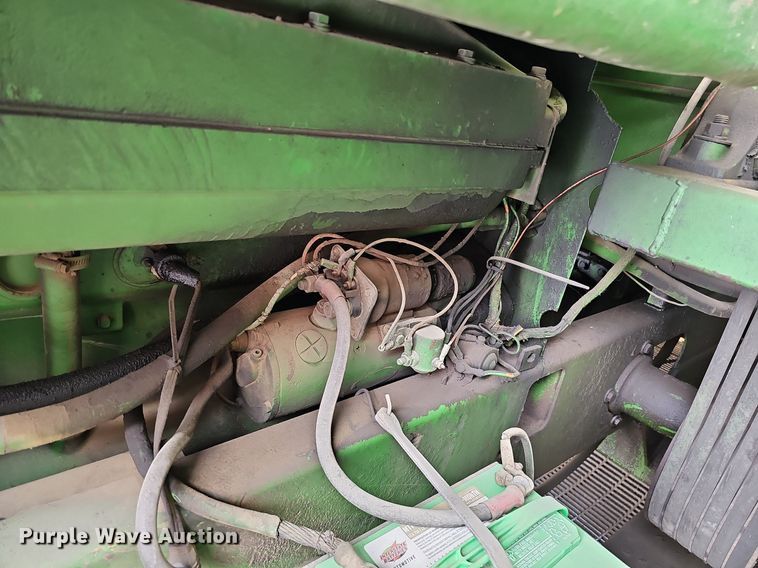 image for item MC9682 1995 John Deere 5400  bunk sweeper