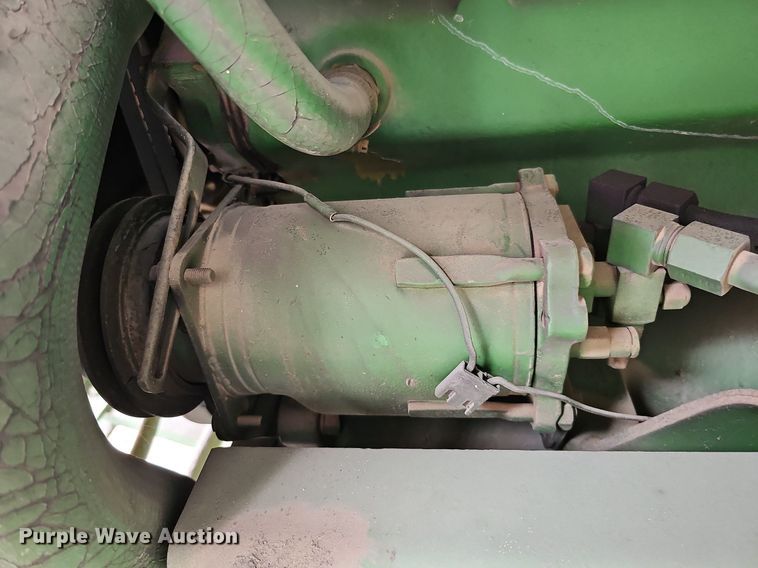 image for item MC9682 1995 John Deere 5400  bunk sweeper