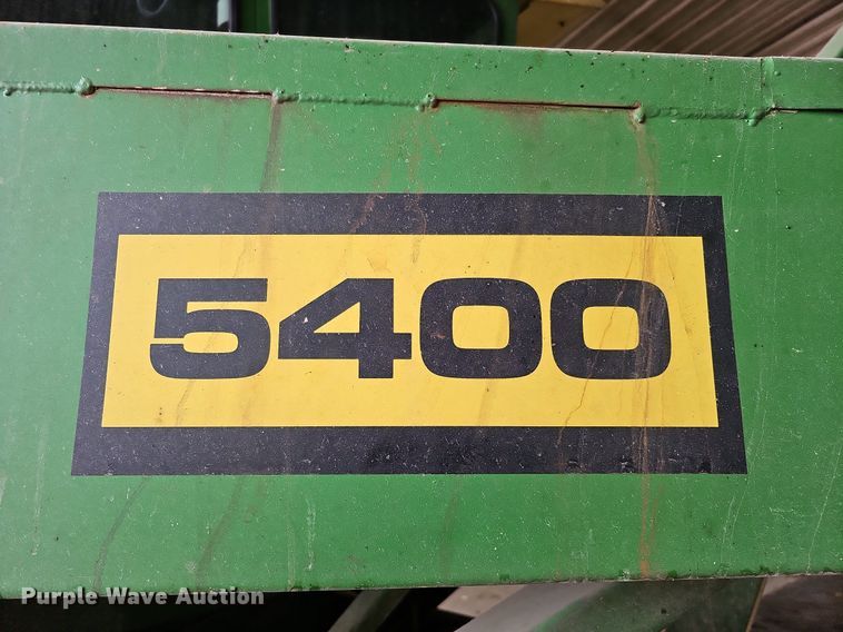 image for item MC9682 1995 John Deere 5400  bunk sweeper