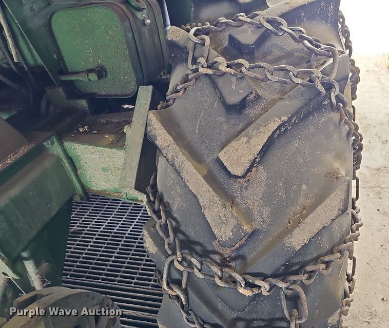 image for item MC9682 1995 John Deere 5400  bunk sweeper