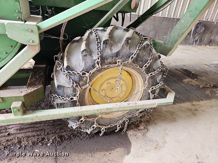 image for item MC9682 1995 John Deere 5400  bunk sweeper