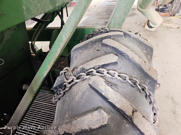 image for item MC9682 1995 John Deere 5400  bunk sweeper