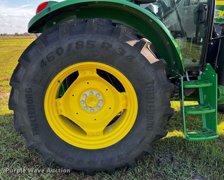 image for item MF9883 John Deere 6135E  MFWD tractor
