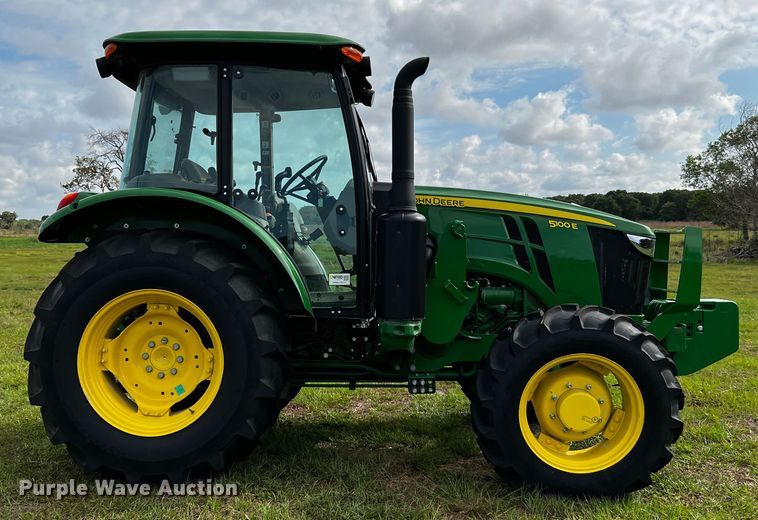 image for item MF9884 John Deere 5100E  MFWD tractor