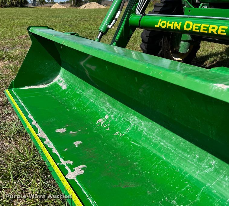 image for item MF9897 John Deere 4066M  MFWD tractor