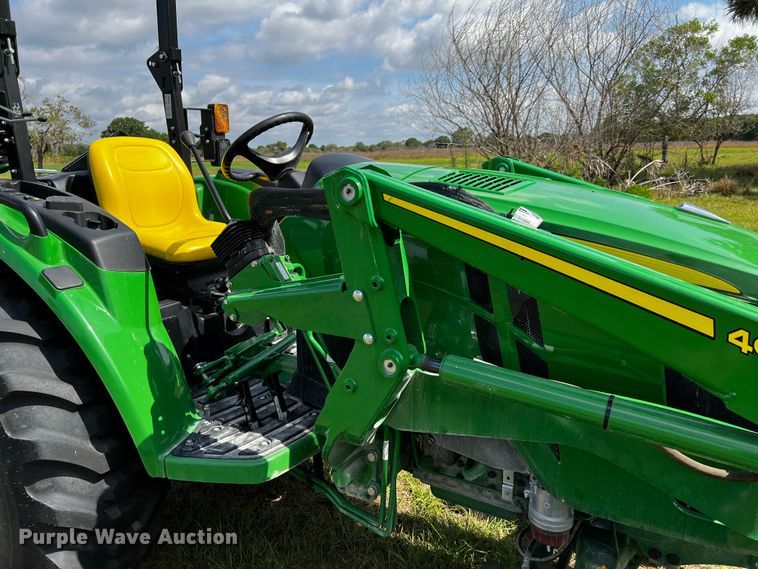 image for item MF9897 John Deere 4066M  MFWD tractor