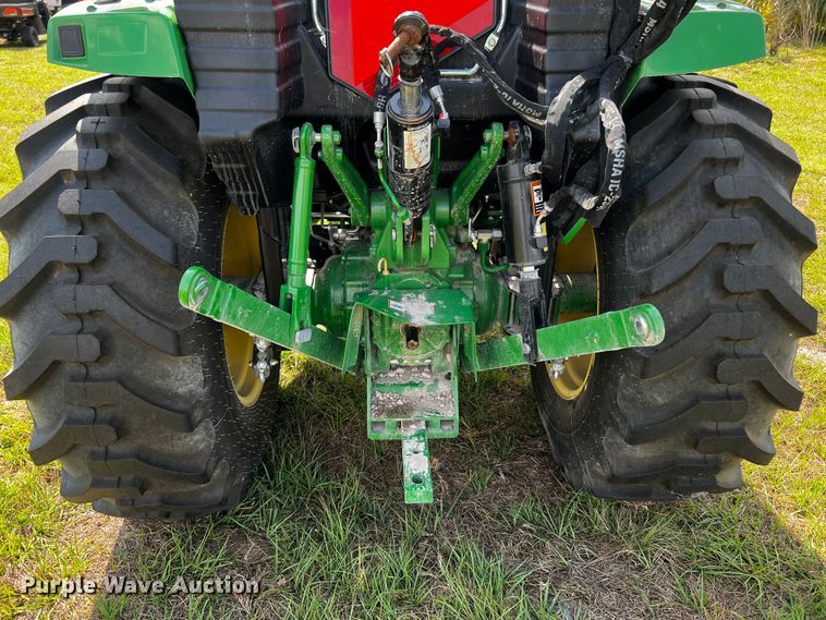 image for item MF9897 John Deere 4066M  MFWD tractor