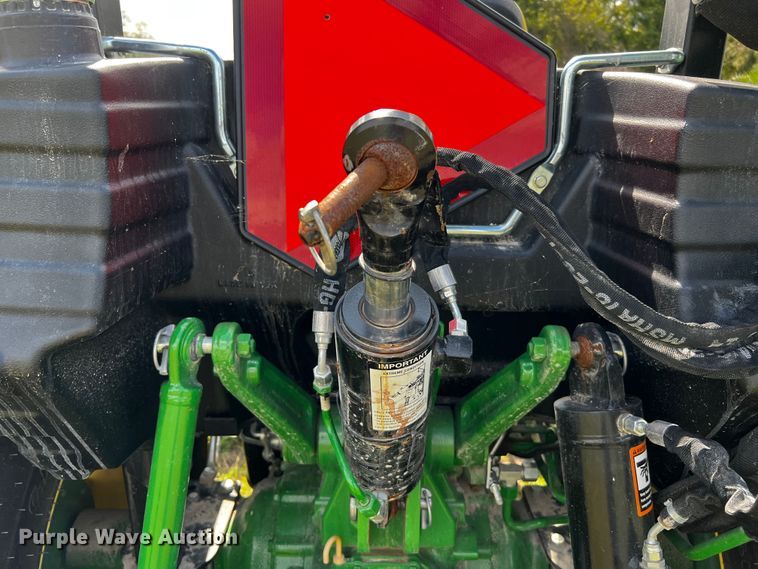 image for item MF9897 John Deere 4066M  MFWD tractor