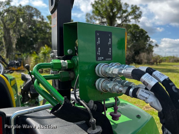 image for item MF9897 John Deere 4066M  MFWD tractor