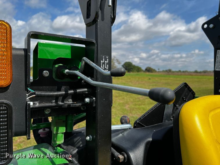 image for item MF9897 John Deere 4066M  MFWD tractor