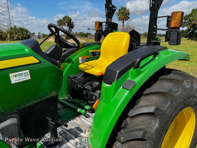 image for item MF9897 John Deere 4066M  MFWD tractor