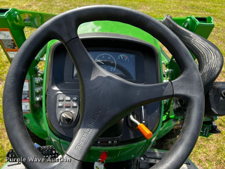 image for item MF9897 John Deere 4066M  MFWD tractor