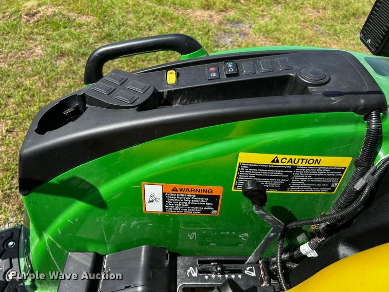 image for item MF9897 John Deere 4066M  MFWD tractor