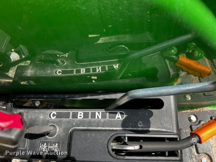 image for item MF9897 John Deere 4066M  MFWD tractor