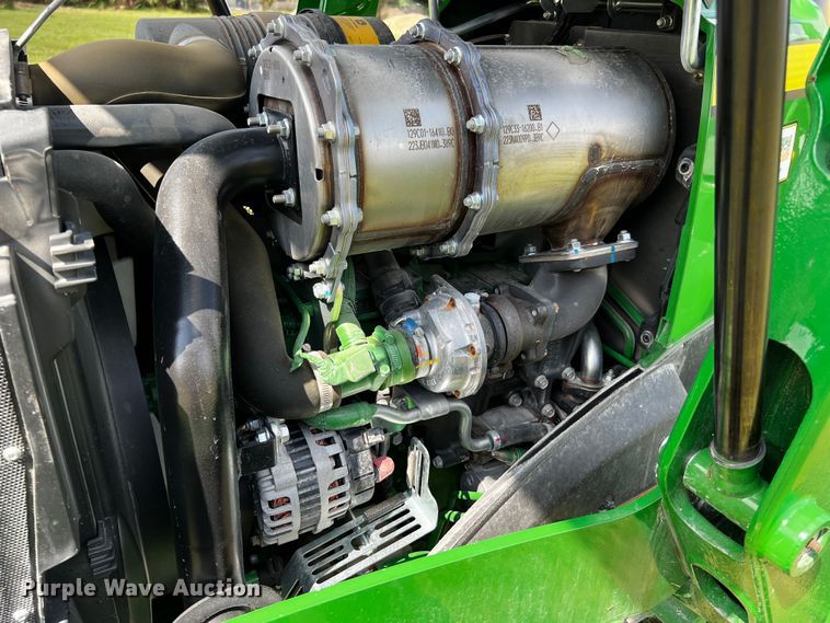 image for item MF9897 John Deere 4066M  MFWD tractor