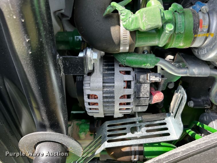 image for item MF9897 John Deere 4066M  MFWD tractor