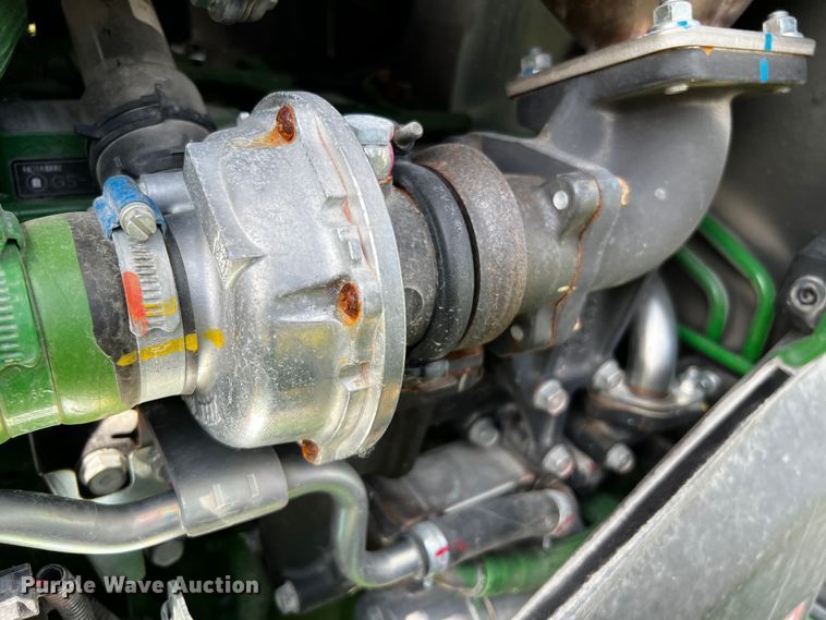 image for item MF9897 John Deere 4066M  MFWD tractor