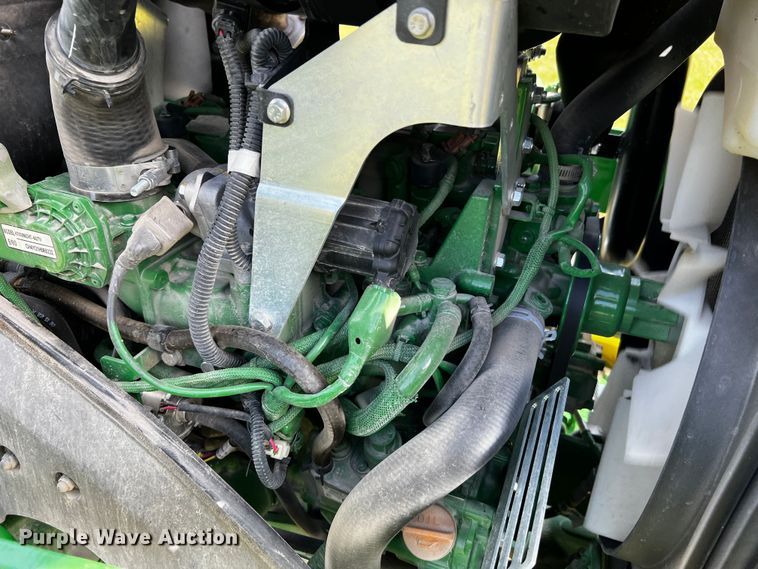 image for item MF9897 John Deere 4066M  MFWD tractor