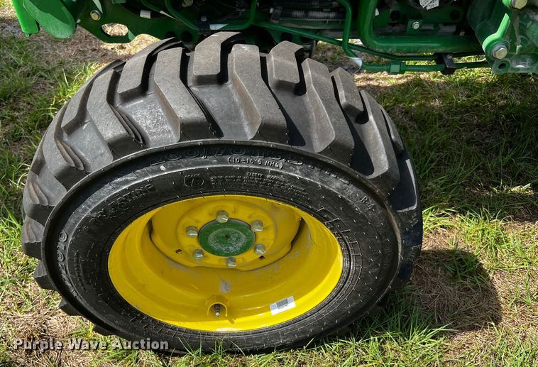 image for item MF9897 John Deere 4066M  MFWD tractor