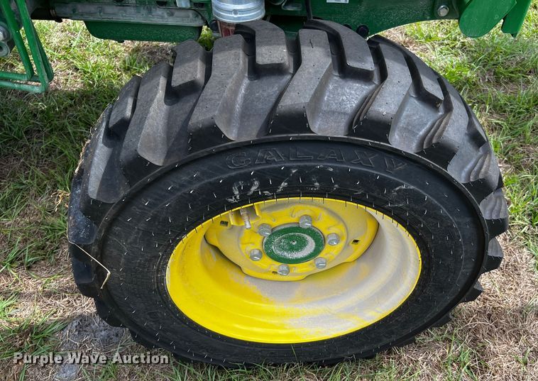 image for item MF9897 John Deere 4066M  MFWD tractor