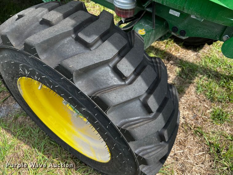 image for item MF9897 John Deere 4066M  MFWD tractor